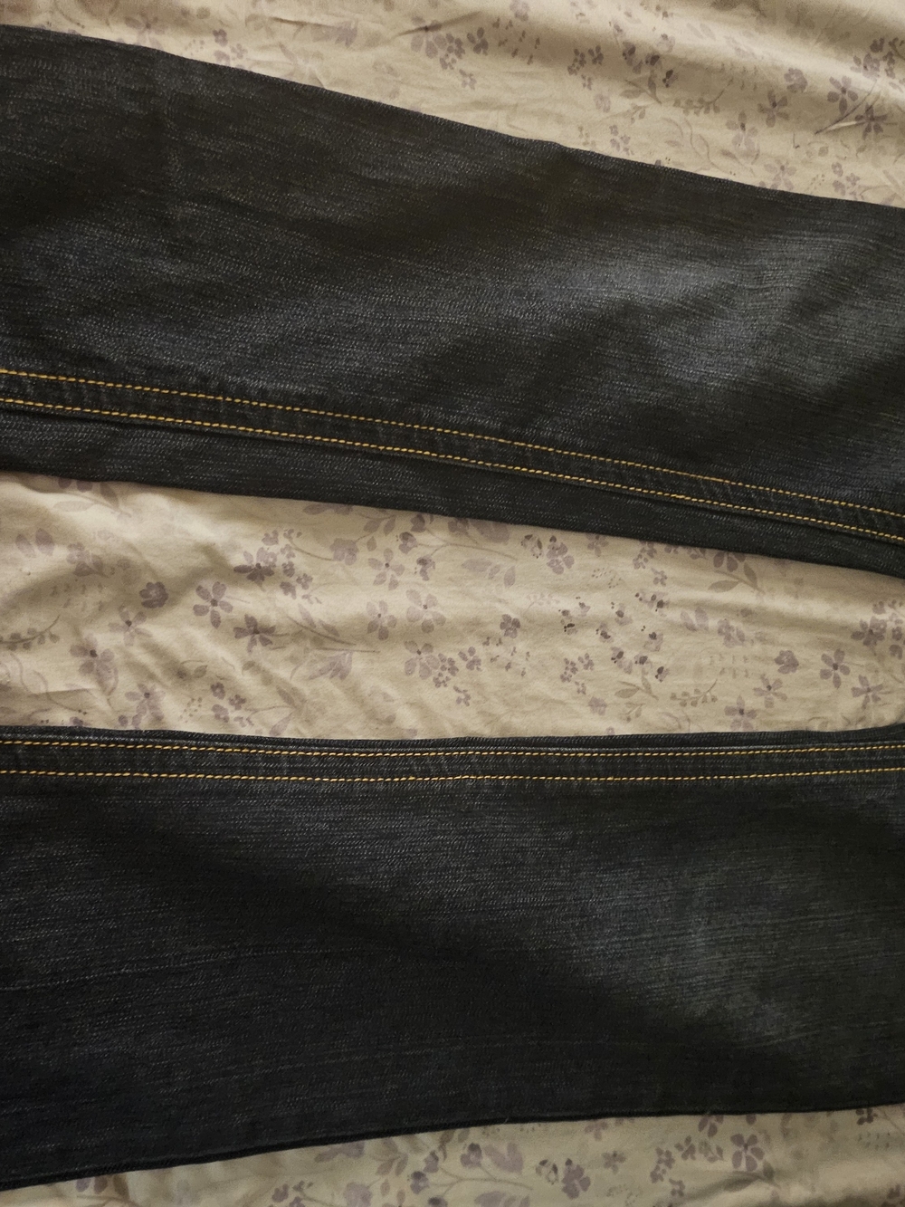 True Religion Women's Skinny Jeans in Dark Indigo with Gold Stitching